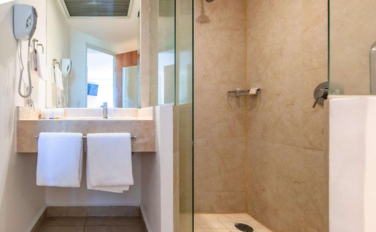 Sleep Inn Leon Antares Bagian luar foto