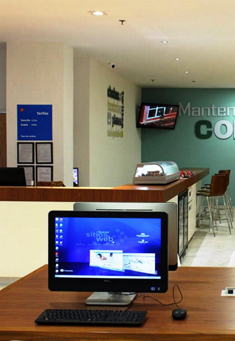 Sleep Inn Leon Antares Bagian luar foto