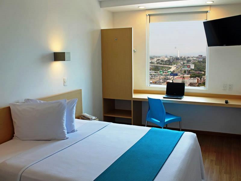 Sleep Inn Leon Antares Bagian luar foto