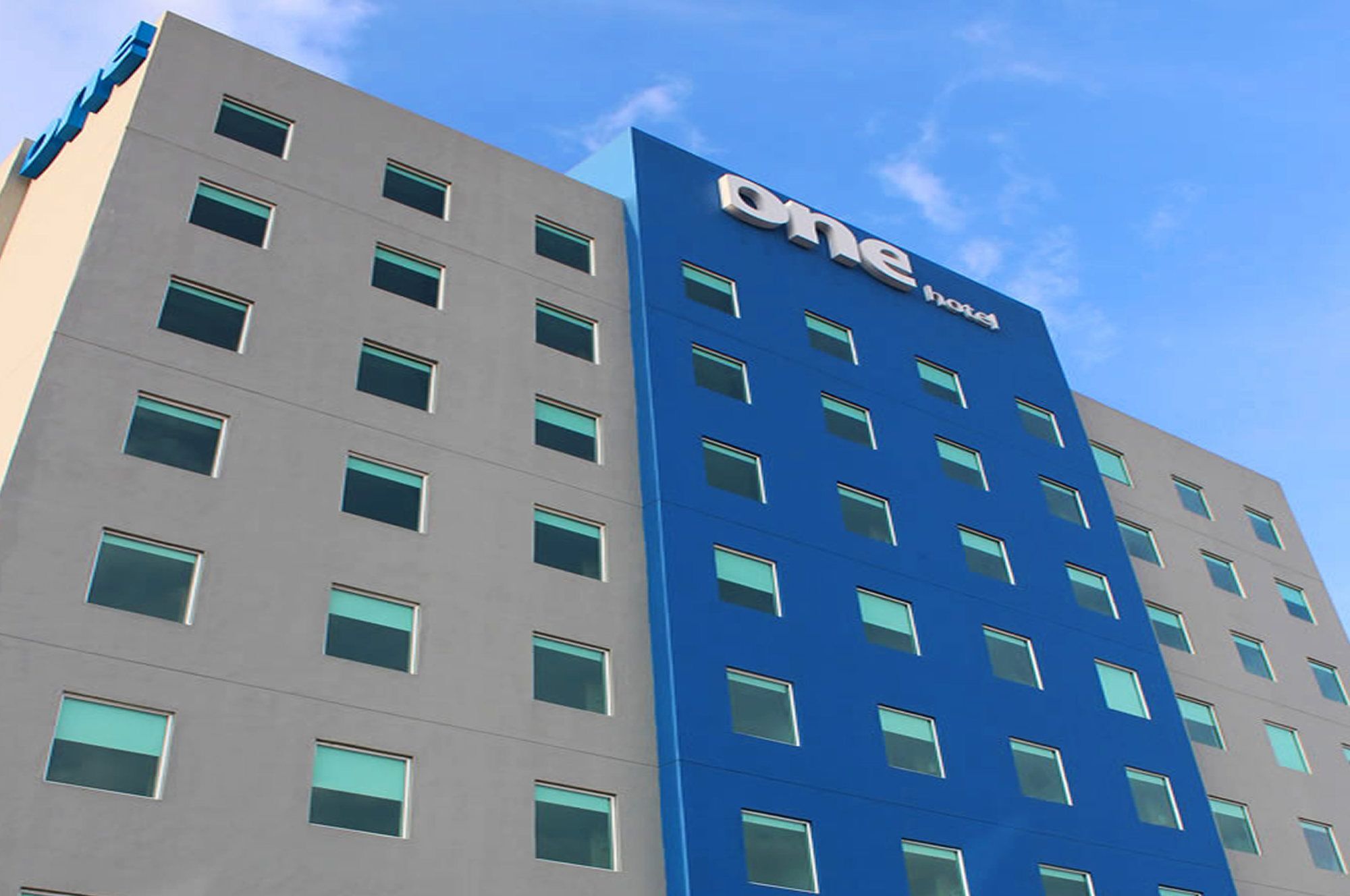 Sleep Inn Leon Antares Bagian luar foto