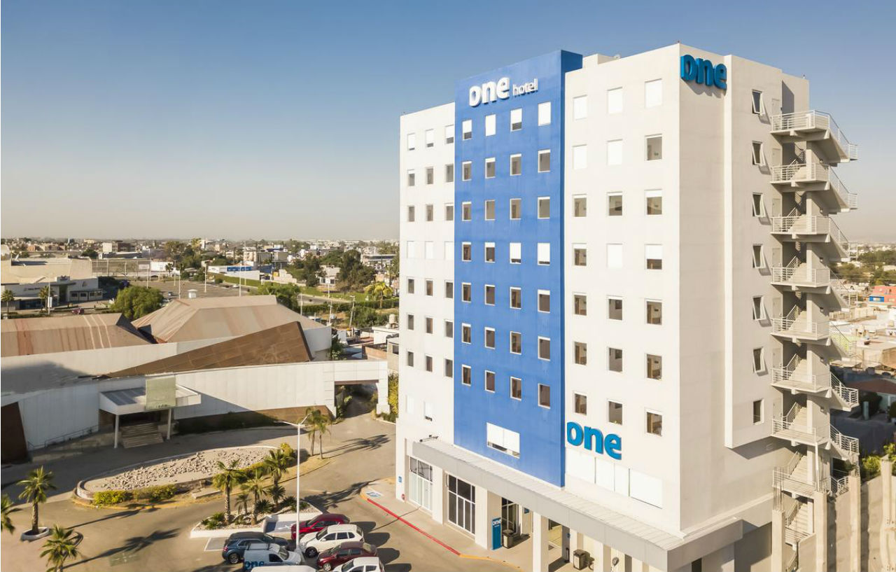 Sleep Inn Leon Antares Bagian luar foto